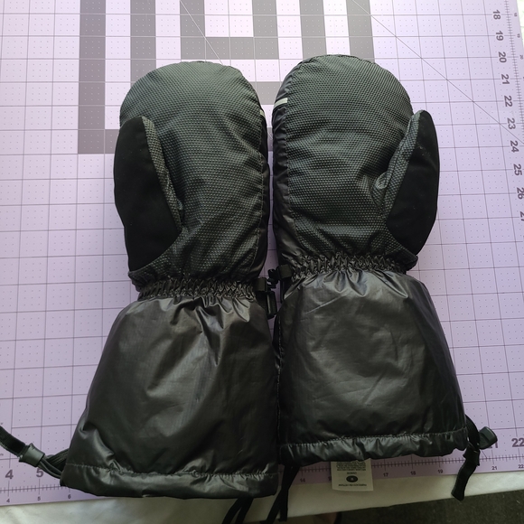 GORE-TEX Mounrain Hardwear Winter Weather Ski Snow Black Mittens Gloves Utility - Picture 2 of 6